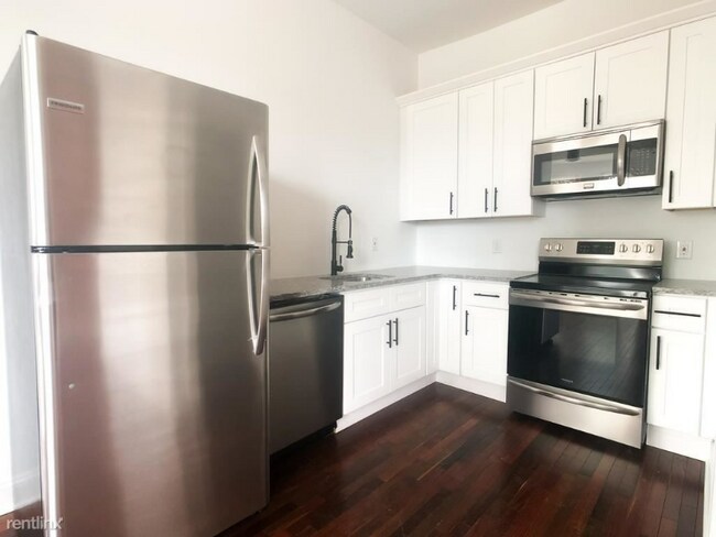 Foto del edificio - 3228 W Diamond St