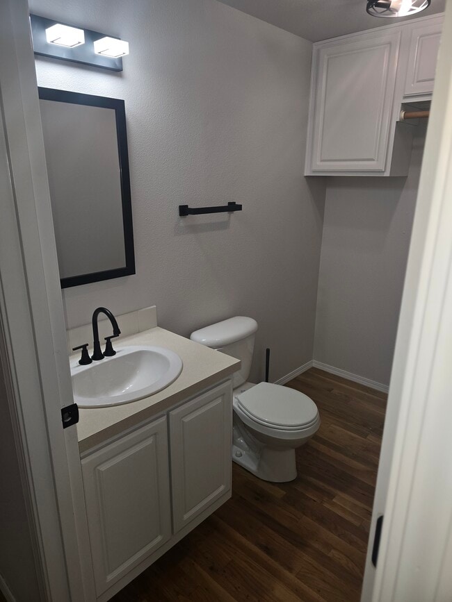 Foto del edificio - 222 W Hereford St