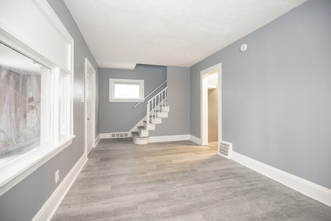 Foto del edificio - 10315 Gay Ave