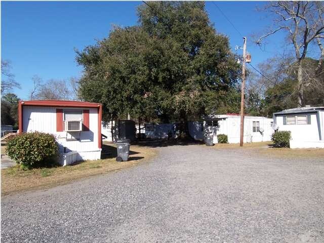 Building Photo - Oak Terrace Village