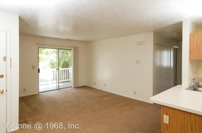 Building Photo - 598 100 E