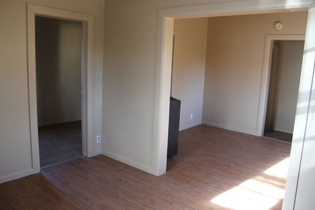 Building Photo - 110 1/2 S F, Livingston MT