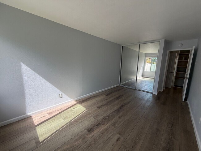 Foto del edificio - Looking for a cozy new place to call home? This charming 1-bedroom, 1-bath condo might be just th...