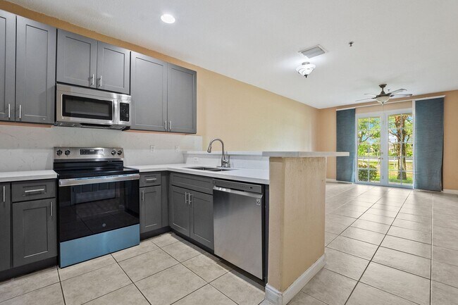 Building Photo - Charming 3-Story 3-Bedroom 2.5 Bath Townho...