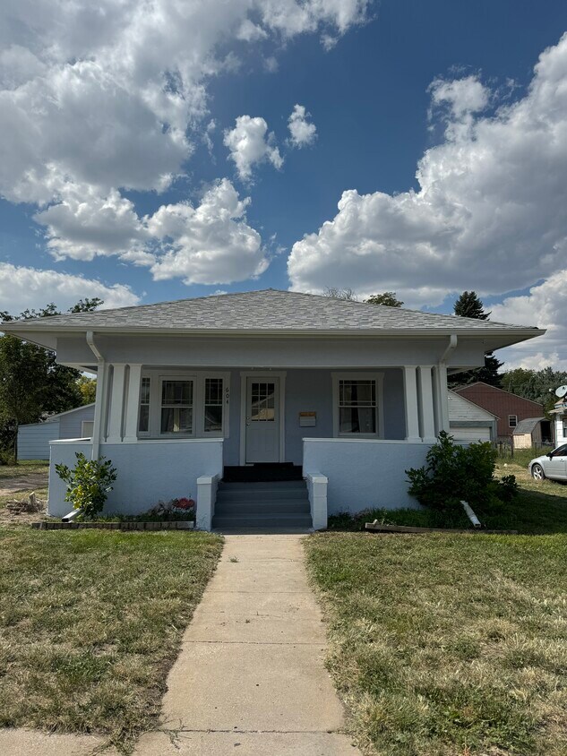 Primary Photo - 604 S Burg St