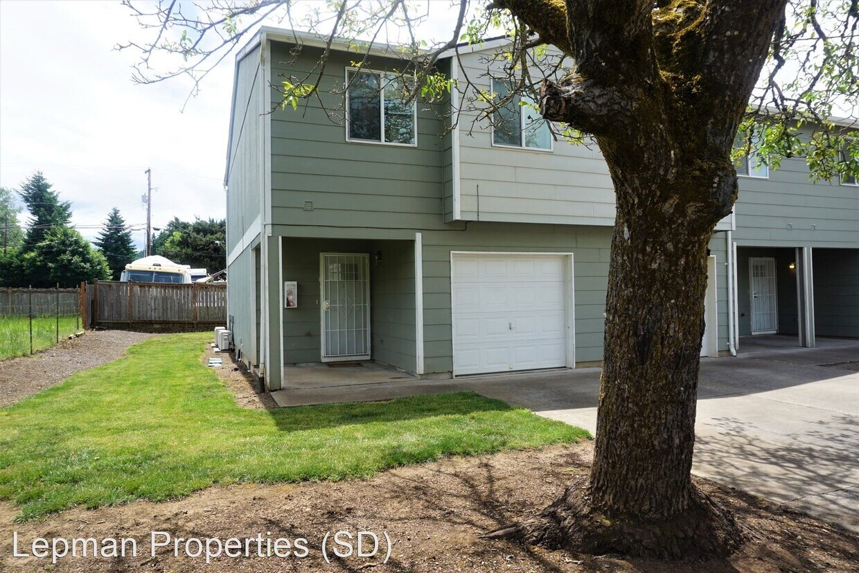 Foto principal - 4860 48th Loop