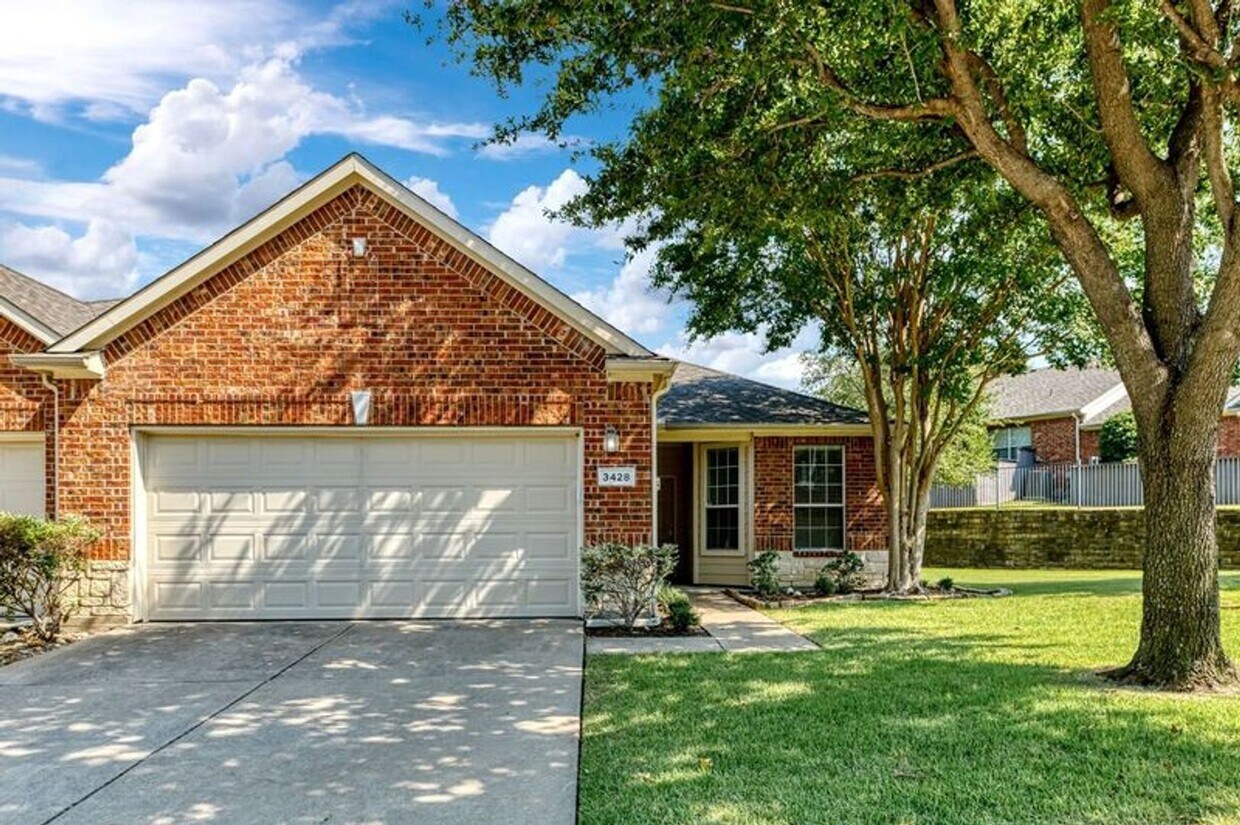 Townhome in Parker Estates!! READY for move in early June - Townhome in Parker Estates!! READY for move in early June