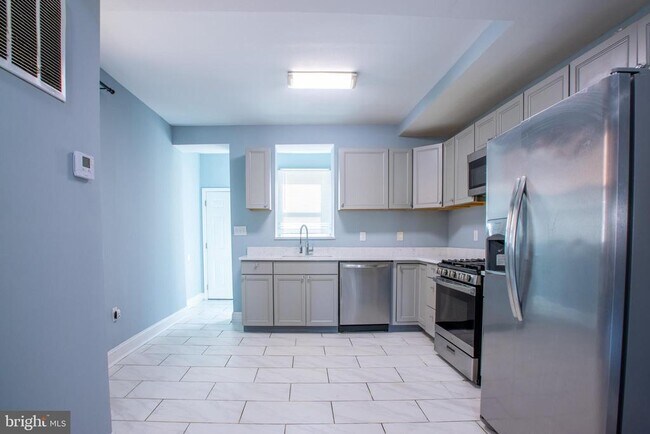 Foto del edificio - 4013 Edmondson Ave