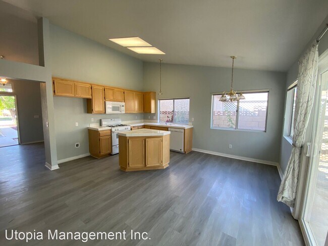 Building Photo - 4 br, 2 bath House - 3716 Agave Circle