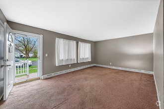 Building Photo - 706 Boesel Ave