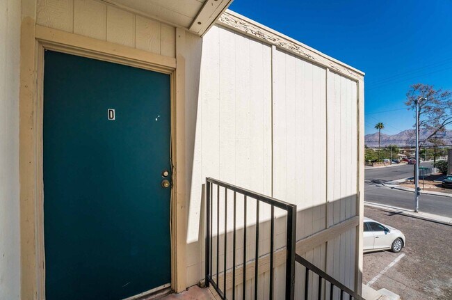 Building Photo - Gold Bar Ct 32