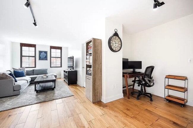 Foto del edificio - 222 E 14th St