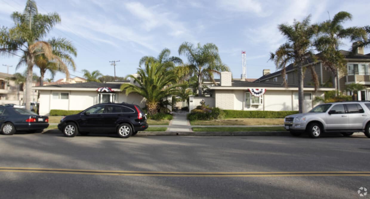 Building Photo - 605 15th St