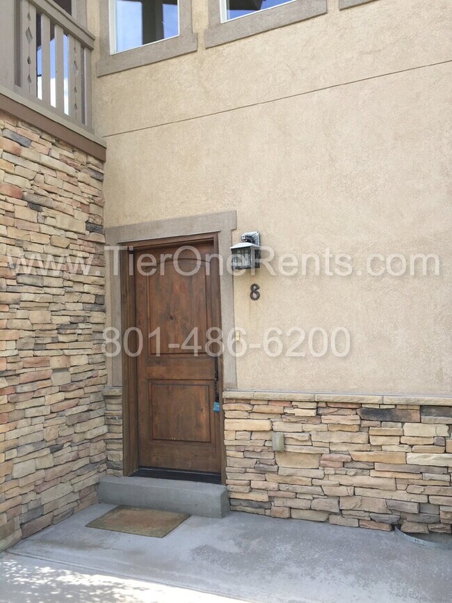 Foto del edificio - NO DEPOSIT Option Available for This Prope...