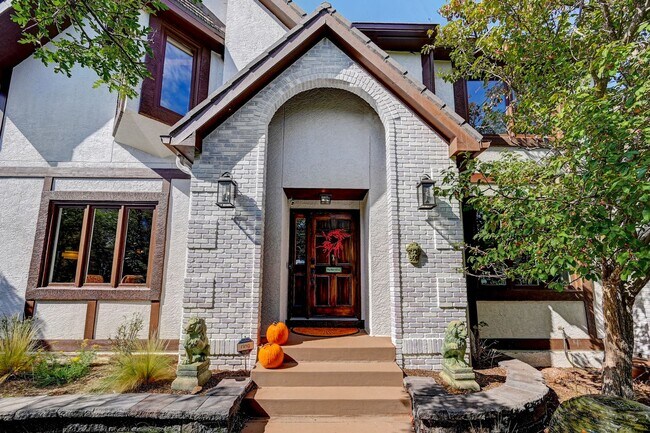 Building Photo - 4952 Cliff Point Circle West