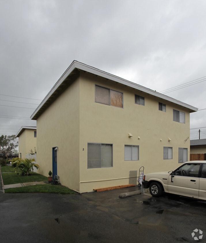 Building Photo - 2073 Wallace Ave