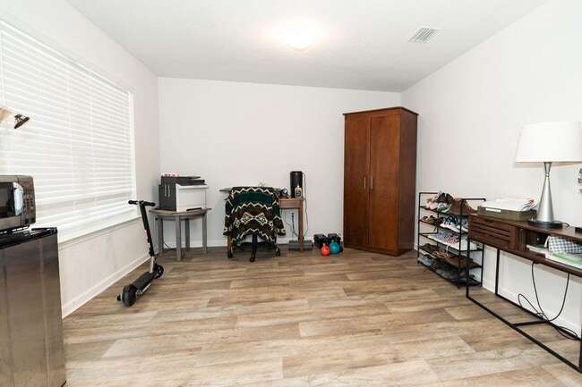 Foto del edificio - 630 Earl Godwin Rd