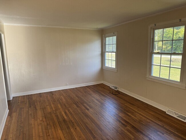 Foto del edificio - 403 Miller Blvd
