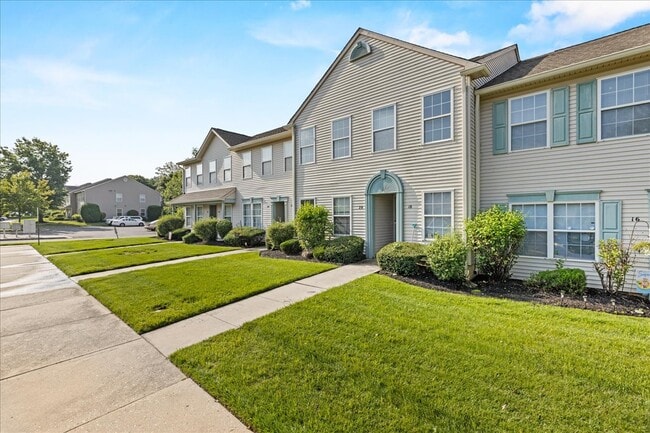 Building Photo - 20 Foxglove Dr
