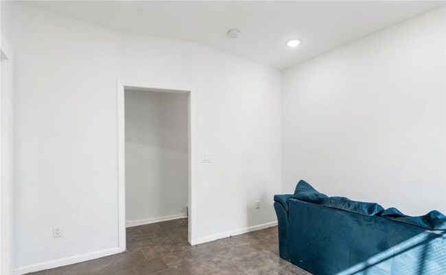 Foto del edificio - 27 Winans Ave