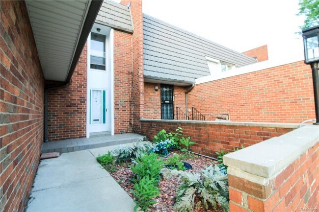 Foto del edificio - 2166 Bryanston Crescent St