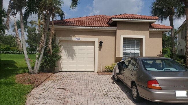 Foto del edificio - 17182 NW 13th St