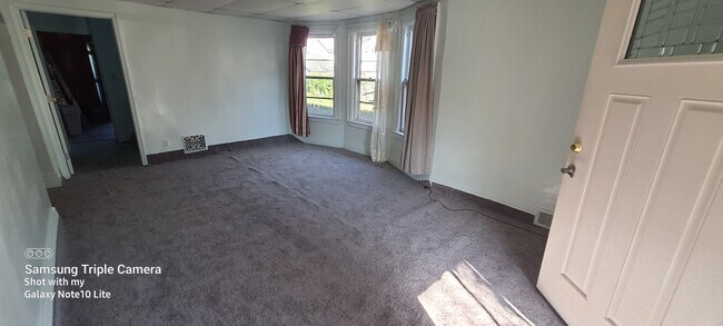 Foto del edificio - 25 Lamont Pl