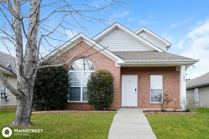 Foto principal - 2027 Village Ln