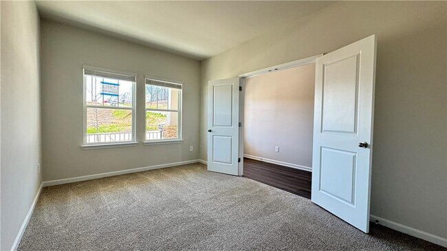 Foto del edificio - 228 Water Oak Wy