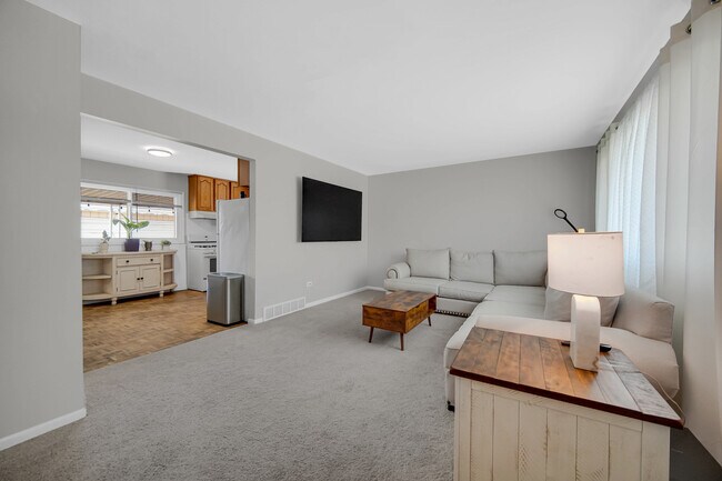Foto del edificio - 7305 W 75th St