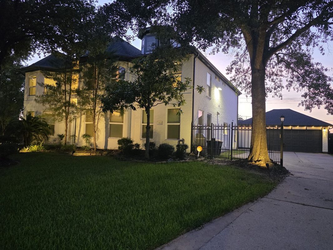 Foto del edificio - 9522 Champions Cove Dr