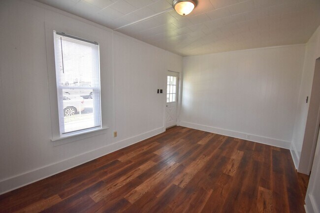 Foto del edificio - 330 S Fairview St