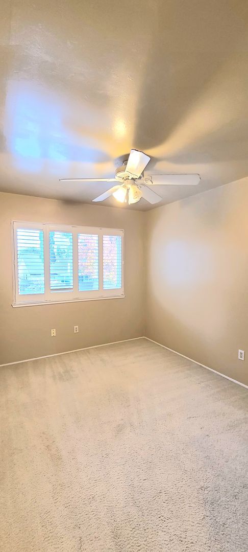 Building Photo - GORGEOUS 4BD/2.5BTH W/ POOL!