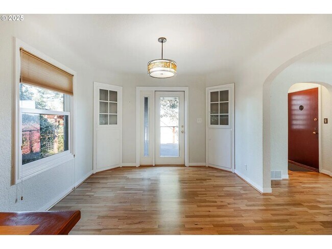 Foto del edificio - Gorgeous College Hill 4 BD, 3BA in desirab...