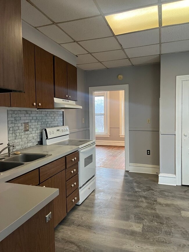 Building Photo - 625 Chestnut St