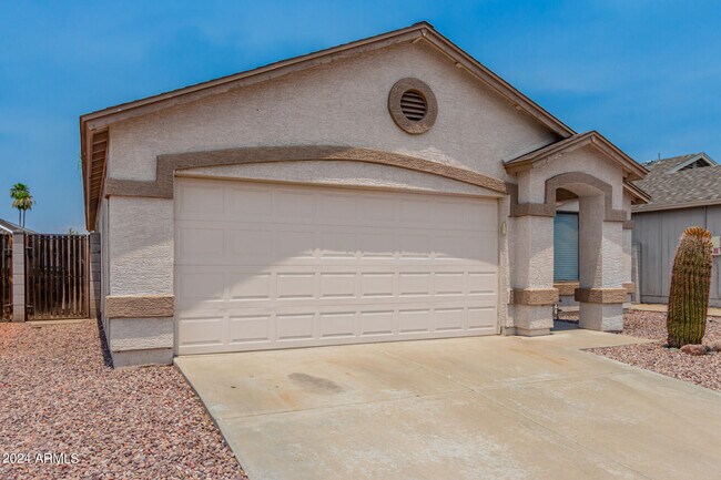 Building Photo - 3122 W Donald Dr