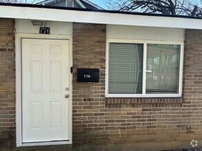 Building Photo - 776 Northview Ave