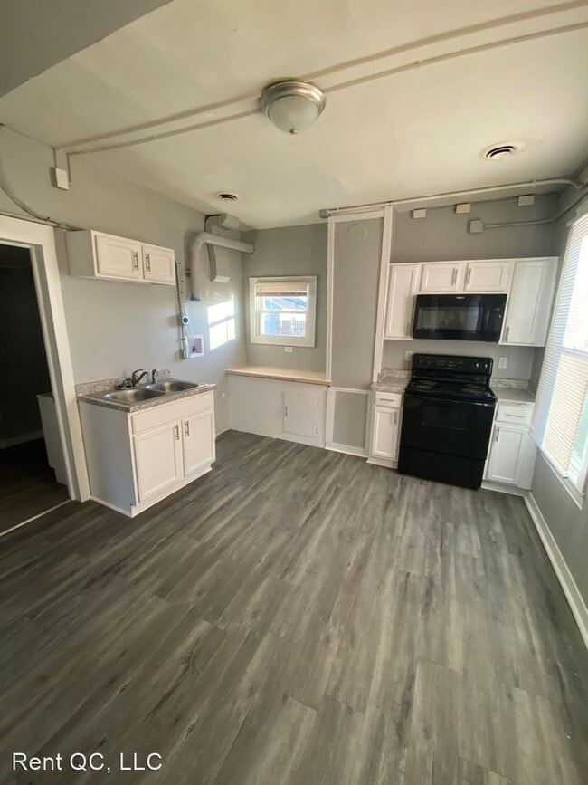 Building Photo - 3 br, 1 bath House - 228 4th Avenue W