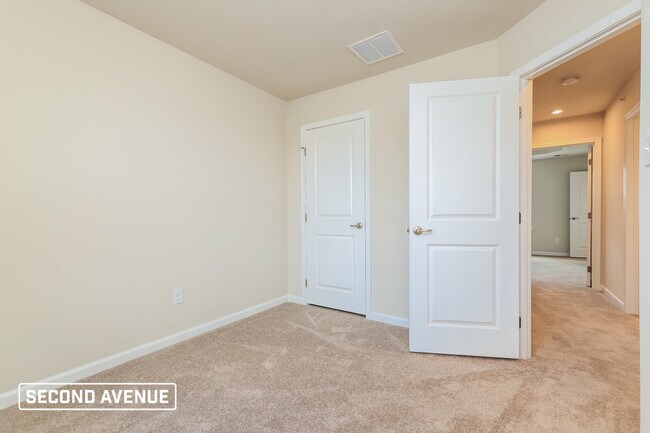 Building Photo - 2028 Cade Dr