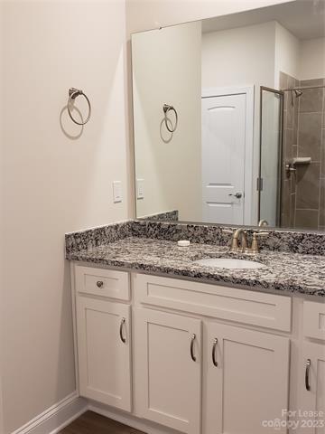 Building Photo - 670 Hickory Point Dr