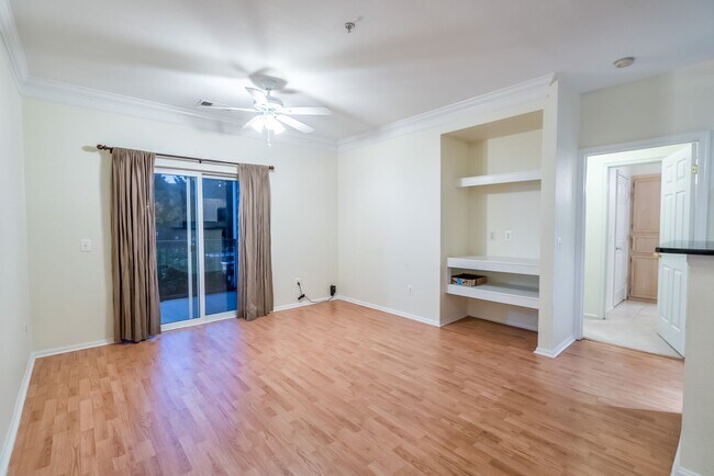 Foto del edificio - Beautiful 2 Bed 2 Bath Condo Beautiful Com...