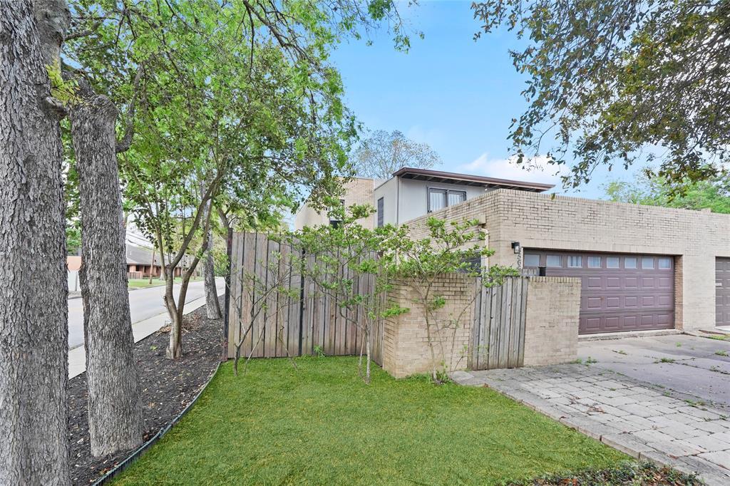 4566 Bellaire Blvd, Bellaire, TX 77401 Condo for Rent in Bellaire, TX