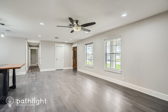 Building Photo - 126 Kingsman Street, Converse, TX, 78109