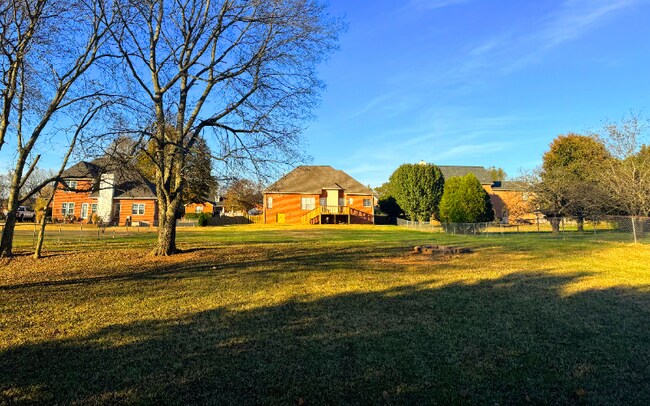 Building Photo - 806 Muscogee Way