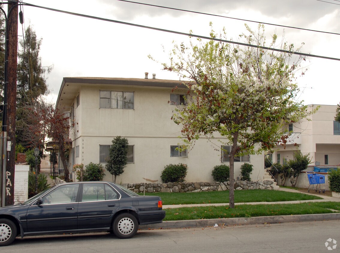 Primary Photo - 910-912 W Shorb St