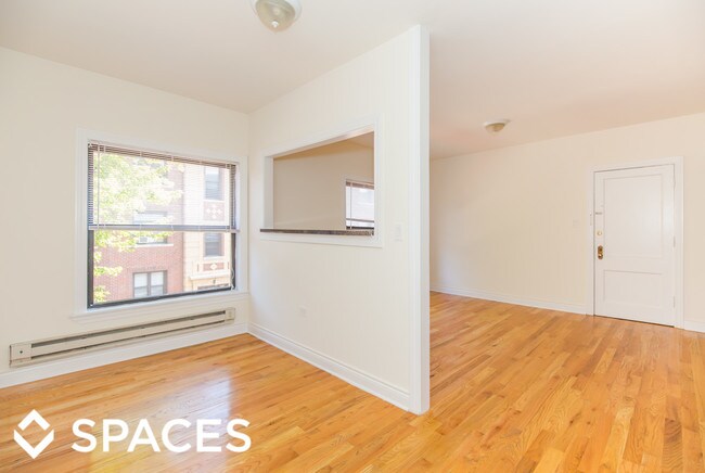 Foto del edificio - 827 W Waveland Ave