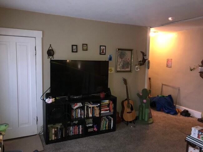 Sala de estar - 221 State St