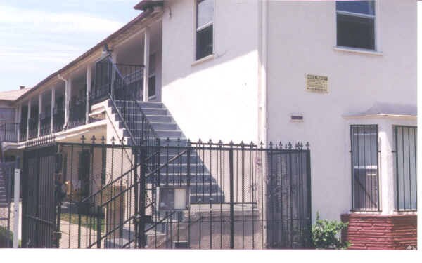 Foto del edificio - 1929 Pine Ave