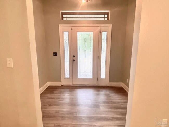 Building Photo - 8431 Ferlon Ave