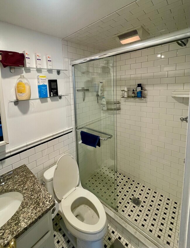 Building Photo - 107 Pinckney St